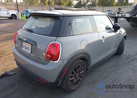 2022 Mini Cooper Se z USA, uszkodzony, nr VIN WMW13DJ02N2R58809